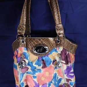 Sienna Ricchi Shoulder Bag - With Magnetic Latch